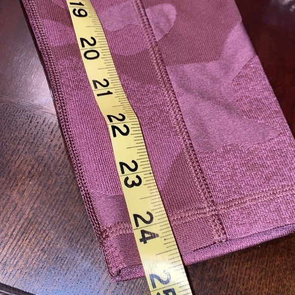 The North Face Women's Motivation High Rise Leggings in Camo Print size Small - Picture 12 of 12